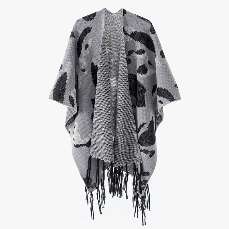 Damen Oversize-Strickponcho mit animalischem Jacquard und Fransensaum Shop Nory