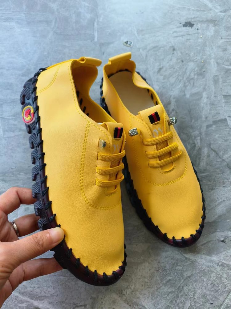 Damen Leichter, weicher Slipper mit handgenähter Gummisohle und elastischer Schnürung Shop Nory