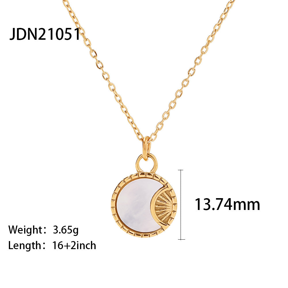 Damen Halskette mit detailverliebt gestaltetem Sonnen- und Mondanhänger Shop Nory