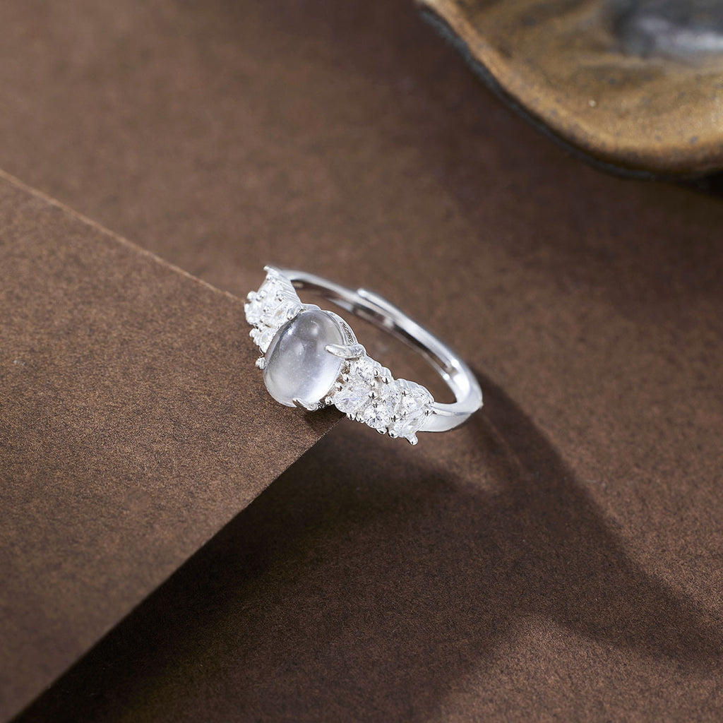 Damen Ring mit elegantem mondförmigem Edelstein und funkelnden Zirkonia-Verzierungen Shop Nory