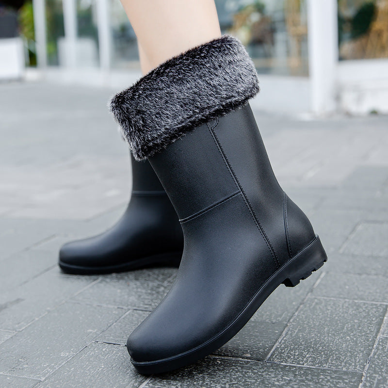 Damen Mittelhohe nahtlose Regenstiefelette aus flexiblem Vollgummi mit griffiger Profilsohle Shop Nory