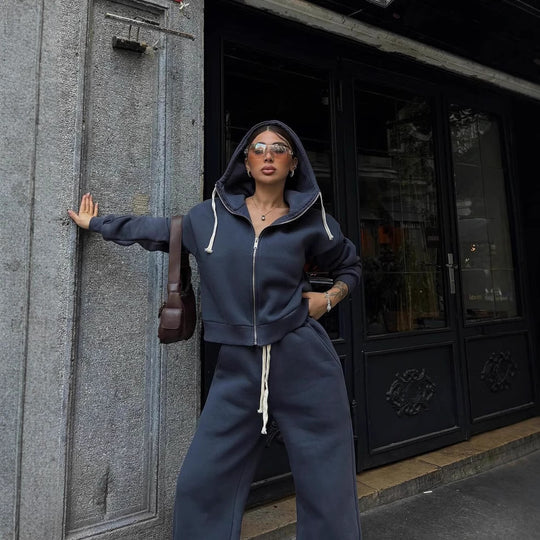Damen Baumwoll-Mix Cropped Zip-Hoodie mit oversized Kapuze und High‑Waist Wide‑Leg Sweatpants Shop Nory