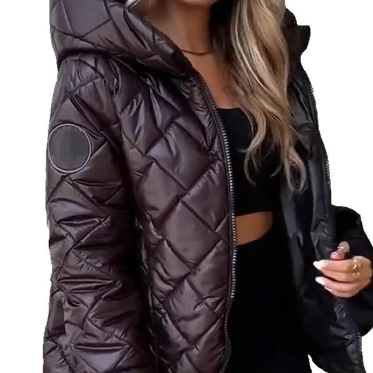 Damen Wattierte Kapuzen-Steppjacke mit Karosteppung, leichter Thermofüllung und durchgehendem Reißverschluss Shop Nory