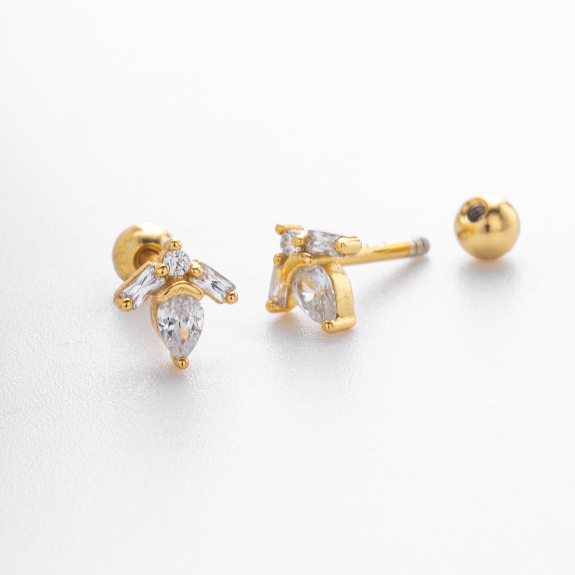 Damen Ohrstecker mit funkelndem Zirkon-Besatz und elegantem Design Shop Nory