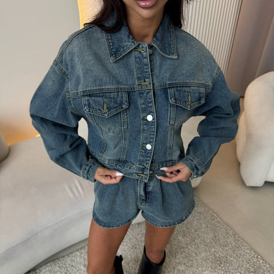 Damen Kurzgeschnittenes Jeans-Set mit verkürzter Jeansjacke und taillenhohen Shorts Shop Nory