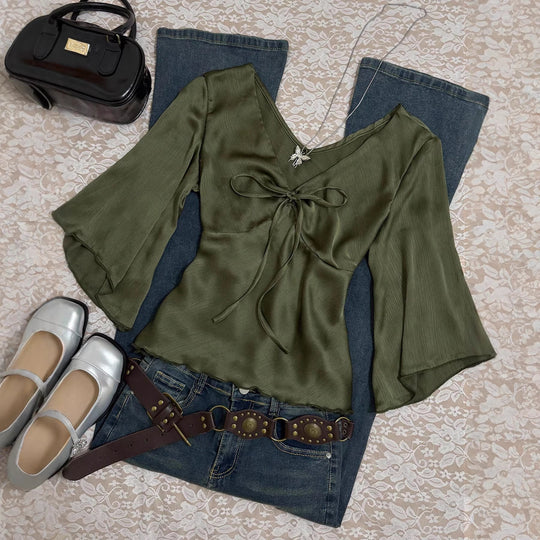 Damen Satinierte Bluse mit V‑Ausschnitt, geraffter Büstenteil und ausgestellten 3/4‑Ärmeln Shop Nory