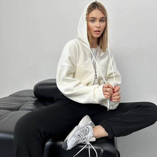 Damen minimalistisches Sculpt-Fit Lounge-Set mit tailliertem Reißverschluss-Hoodie und formender High-Waist-Jogpant Shop Nory
