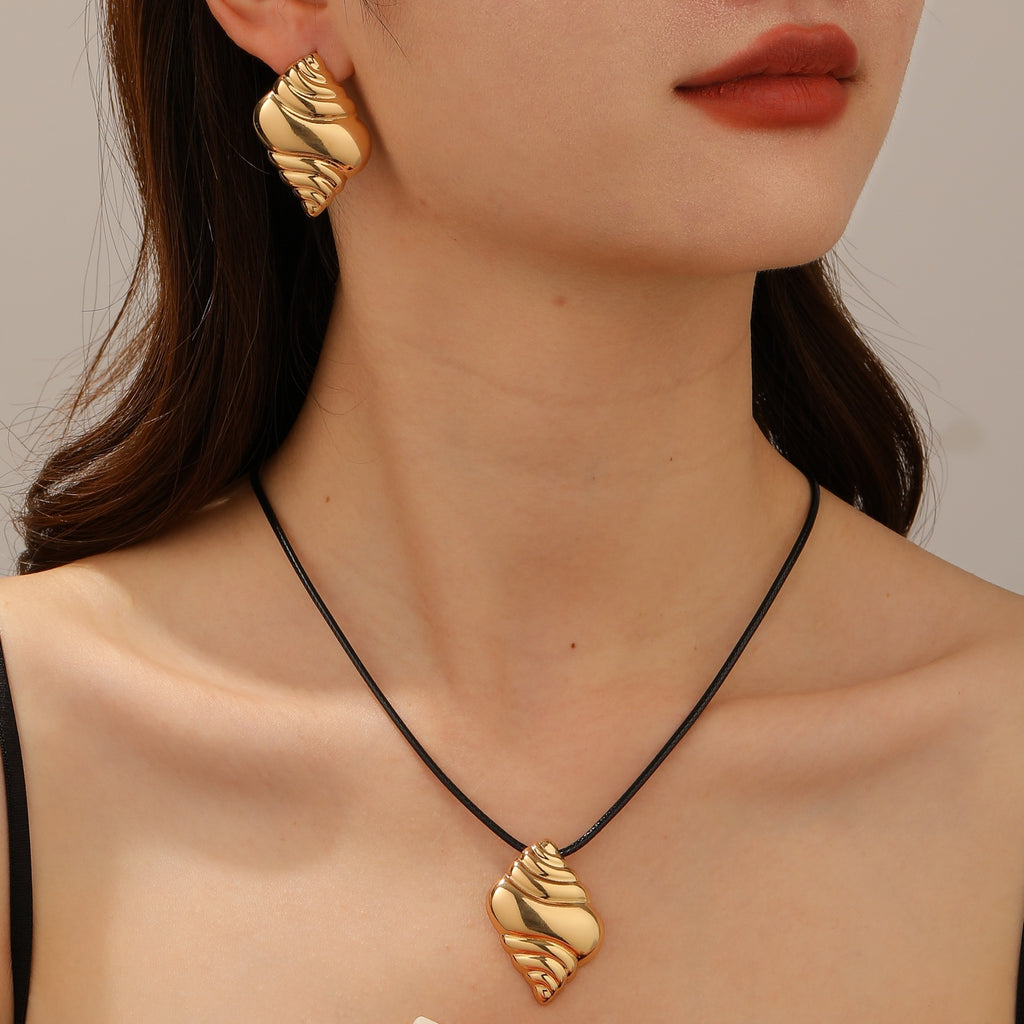 Damen Schmuckset mit kunstvollem, geschwungenem Design Shop Nory