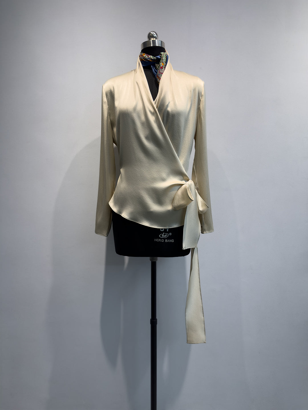 Damen Elegante Wickelbluse Shop Nory