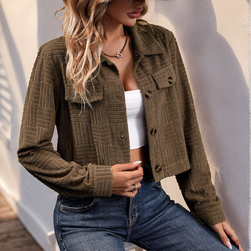 Damen Kurzjacke mit geometrischer Struktursteppung und aufgesetzten Brusttaschen Shop Nory