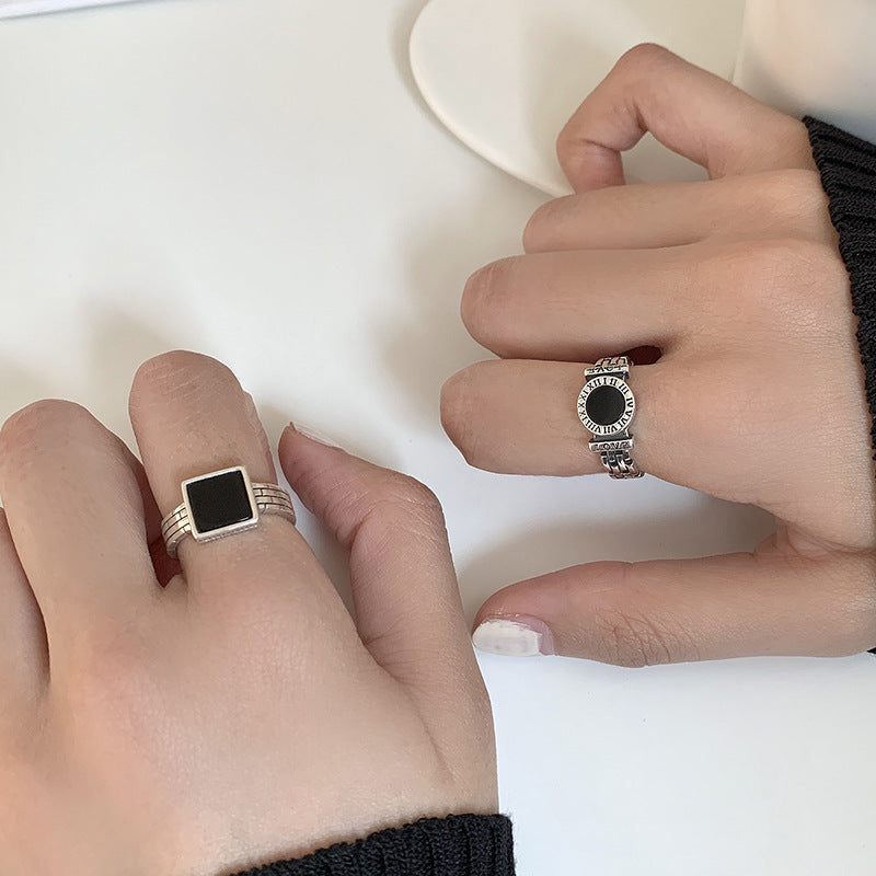 Damenring mit kunstvollem Design und rundem Onyx Shop Nory