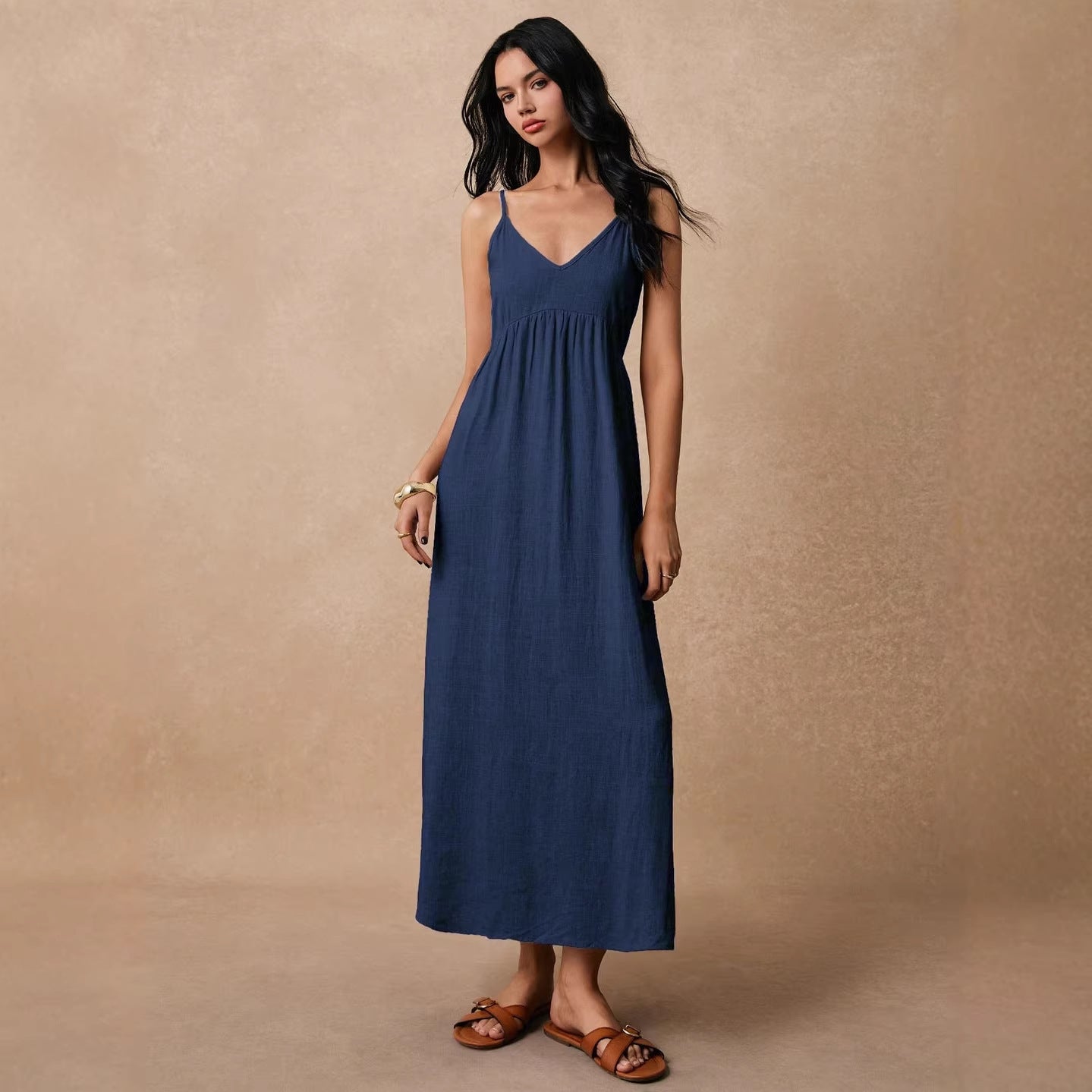 Damen Maxikleid mit feinen Spaghettiträgern und leichtem, atmungsaktivem Material Shopnory
