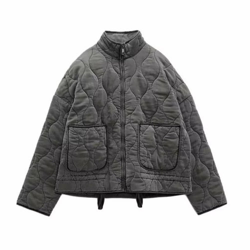 Herren nan gesteppte Übergangsjacke mit Stehkragen, zwei aufgesetzten Rundtaschen und Kordelzugsaum Shop Nory