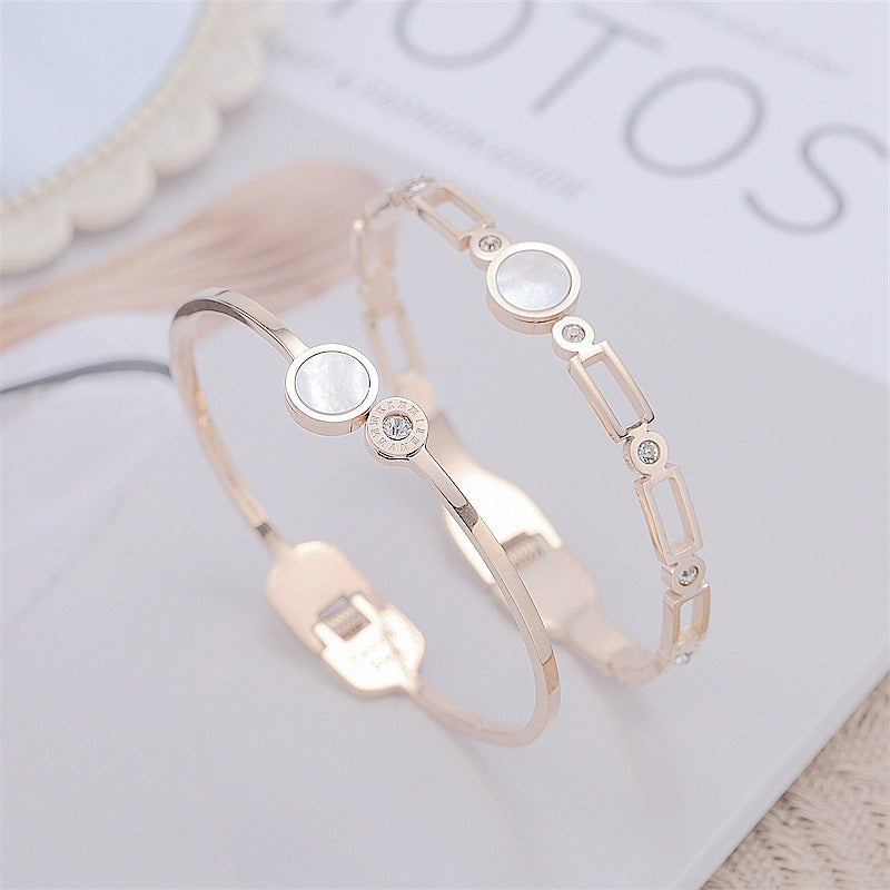 Damen Elegantes Armband mit funkelnden Zirkonia Steinen und hochwertigem Design Shop Nory