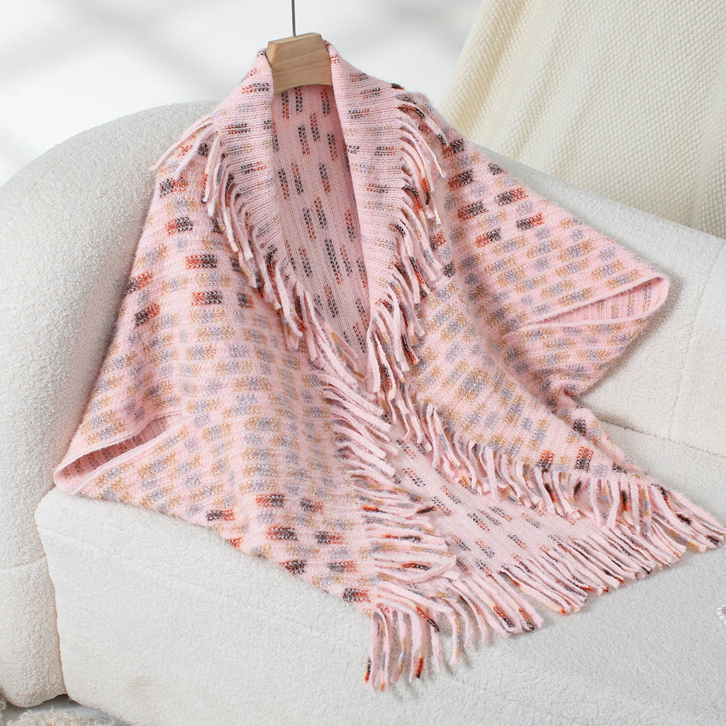 Damen eleganter Poncho mit fransigen Details und modernem Karomuster