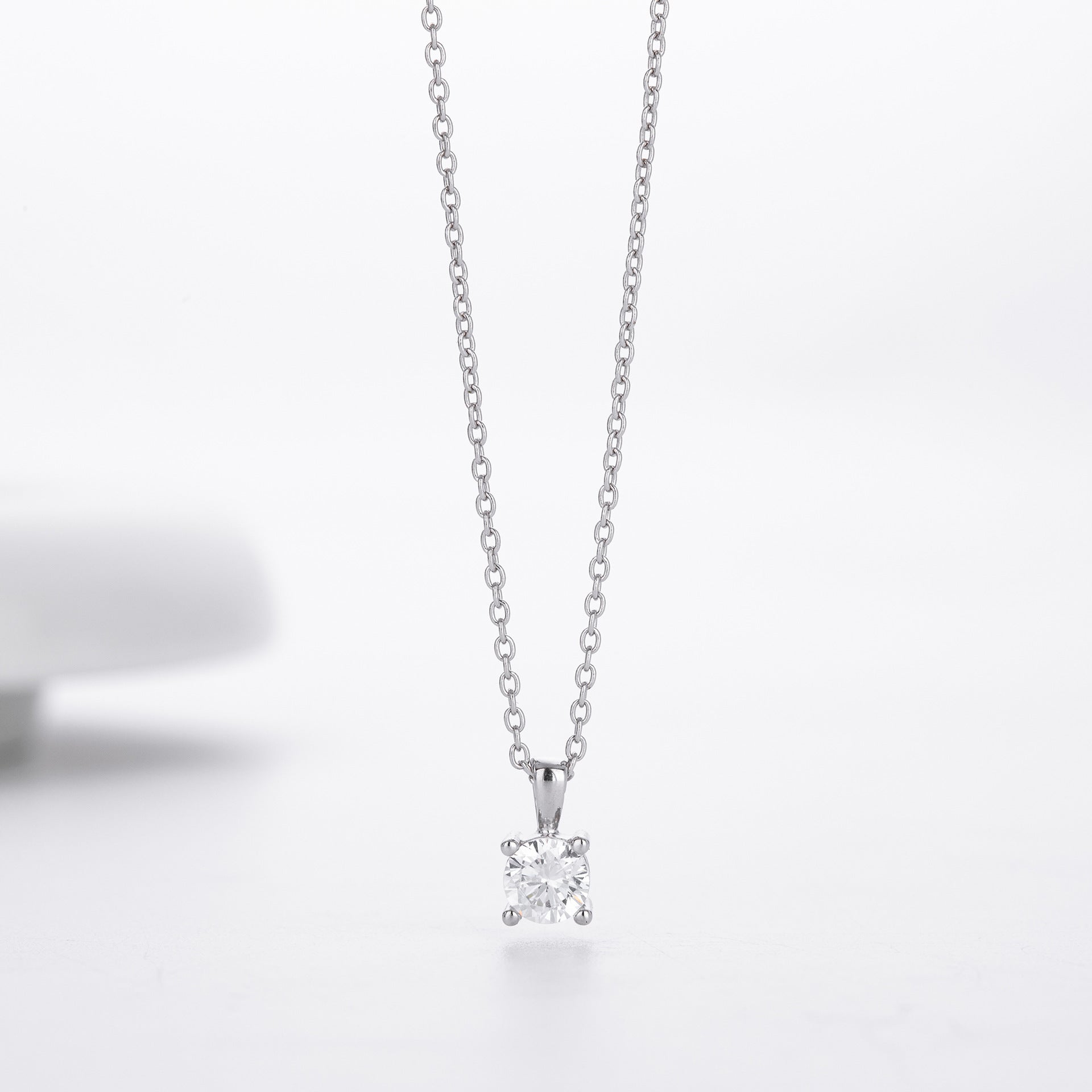 Damen Halskette mit funkelndem Zirkonanhänger aus hochwertigem 925 Sterling Silber Shop Nory