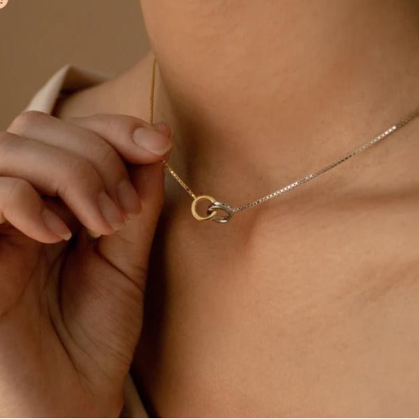 Damen Halskette mit ineinandergreifenden Anhängern aus hochwertigem Edelstahl Shop Nory