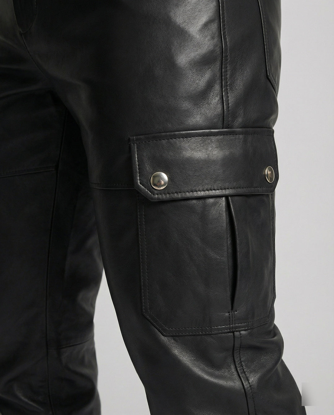 Herren Kunstleder Cargo-Hose mit modernen Details