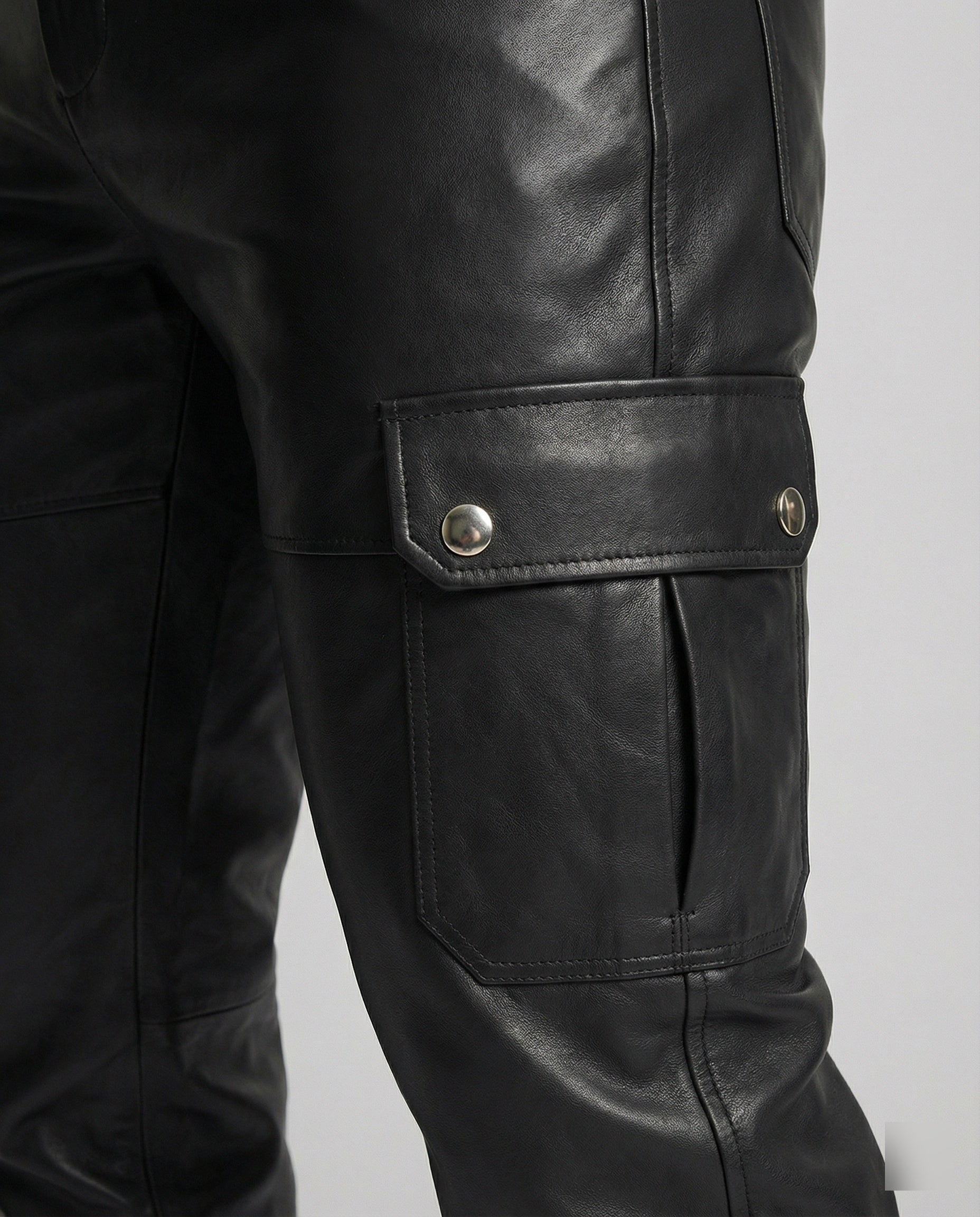 Herren Kunstleder Cargo-Hose mit modernen Details