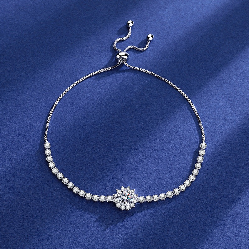 Zartes Zirkonia-Armband mit Verstellbarem Verschluss und Funkelnden Rundsteinen