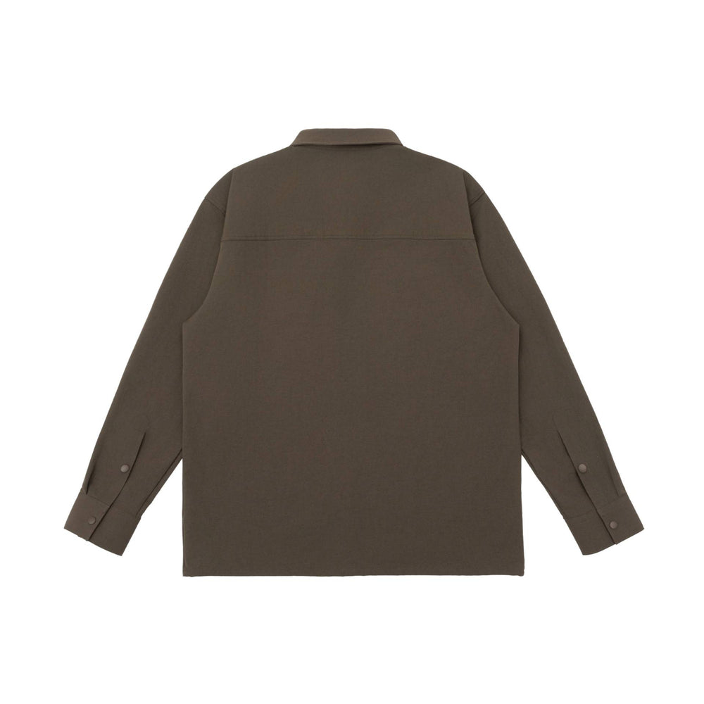 Unisex Oversize-Hemdjacke im Utility‑Style mit verdeckter Druckknopfleiste und diagonaler Reißverschlusstasche Shop Nory