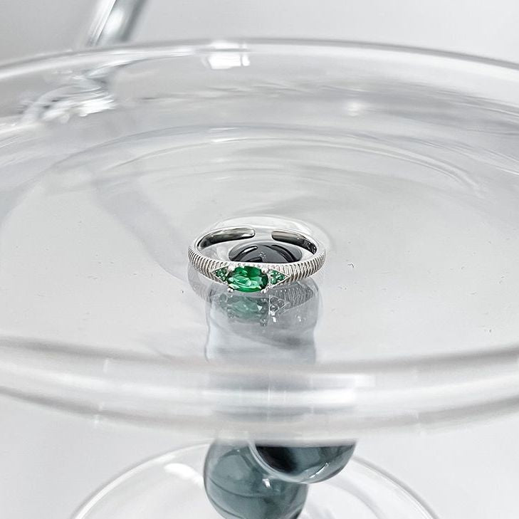 Damen Offener Ring mit elegantem Smaragd und filigranem Design Shop Nory