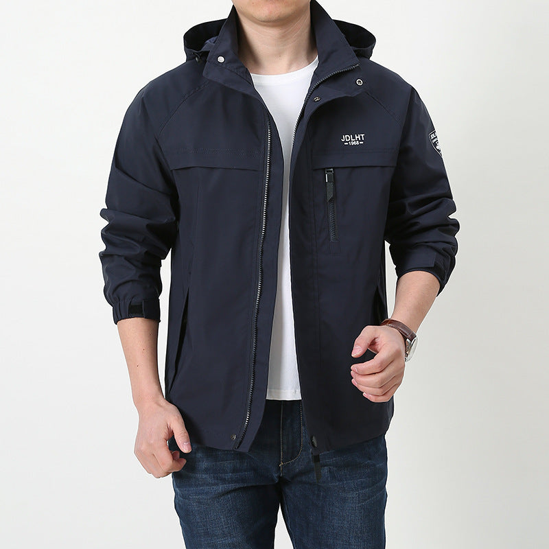 Herren Atmungsaktive Übergangs-Softshelljacke im Field‑Stil mit verdeckter Kapuze und Reißverschluss‑Brusttasche Shop Nory