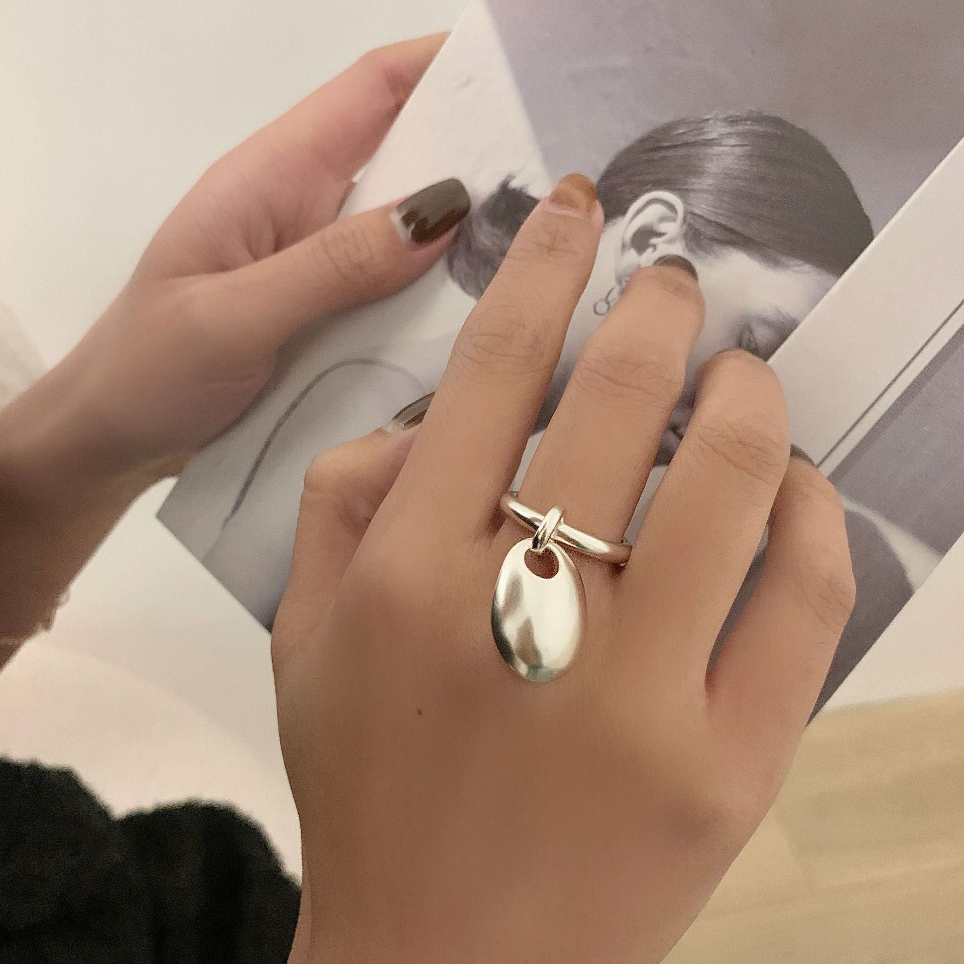 Damen modischer Ring mit einzigartigem Anhänger Shop Nory