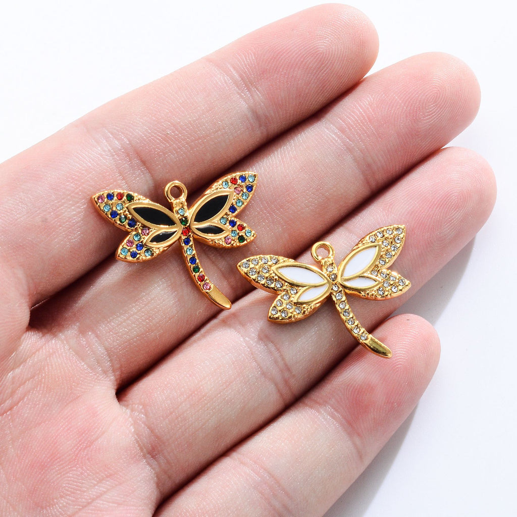 Damen Schmuckanhänger in Form eines eleganten Schmetterlings mit Kristallverzierung Shop Nory