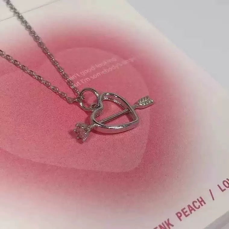 Damen Halskette mit stilvollem Herzanhänger und funkelnden Zirkonia Shop Nory