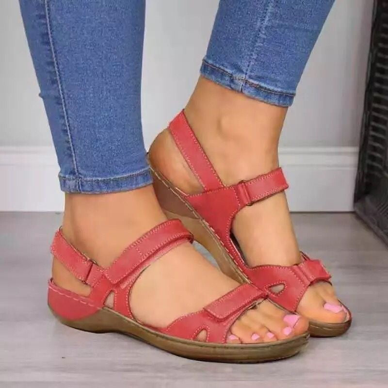 Damen Komfortable Sandalen mit verstellbaren Riemen und anatomischem Fußbett