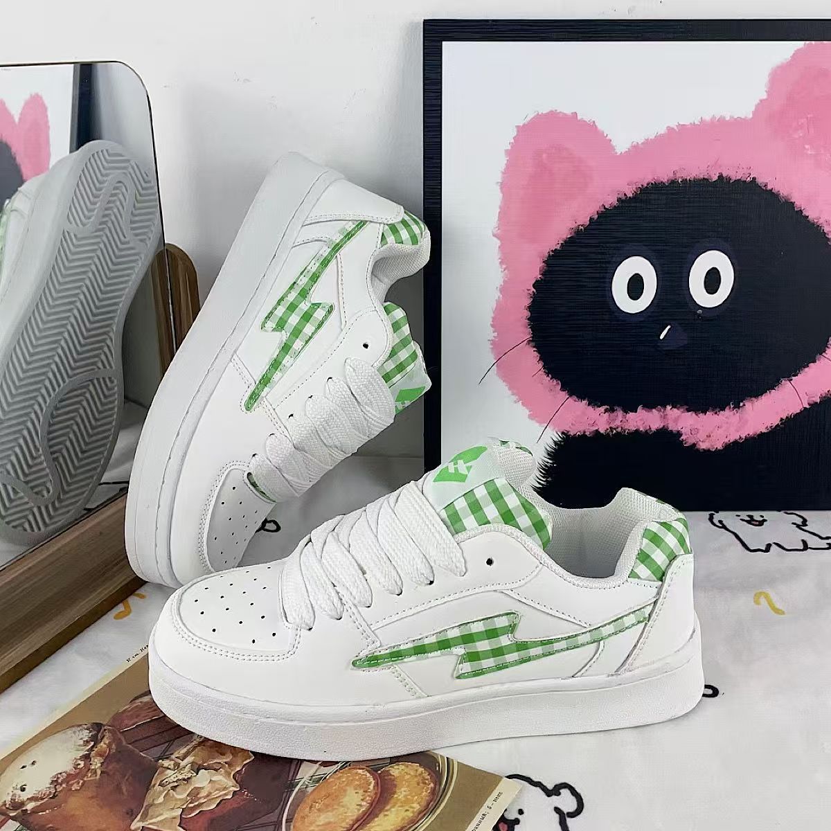 Damen Sneakers im modernen Karo-Design mit atmungsaktiven Materialien