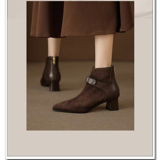 Damen elegante spitze Velours-Ankle-Boots mit mittelhohem Blockabsatz und Zierspange Shop Nory