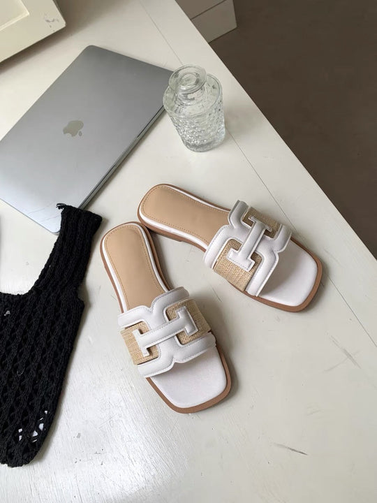 Damen modische Slipper mit elegantem Riemendesign und gepolstertem Fußbett