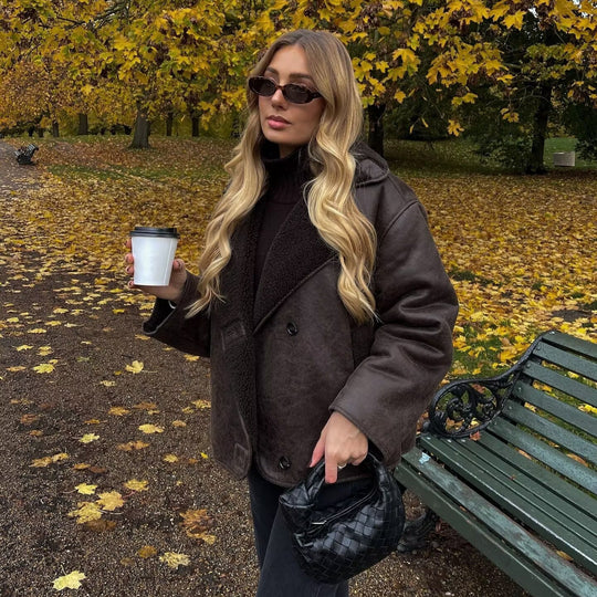 Damen Kastenförmige Kurzjacke aus Velourslederimitat mit Teddykragen und verdeckter Knopfleiste Shop Nory