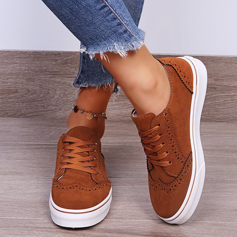 Damen Sneaker mit eleganter Brogue-Detailierung