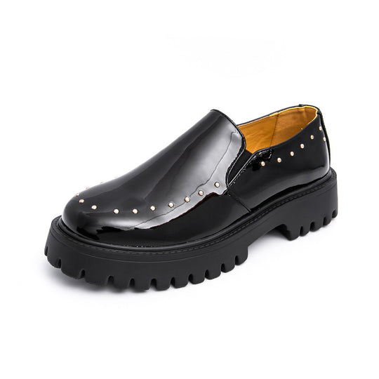 Damen Plateau-Brogue Derby mit markanter Profilsohle und Lacklederoptik Shop Nory
