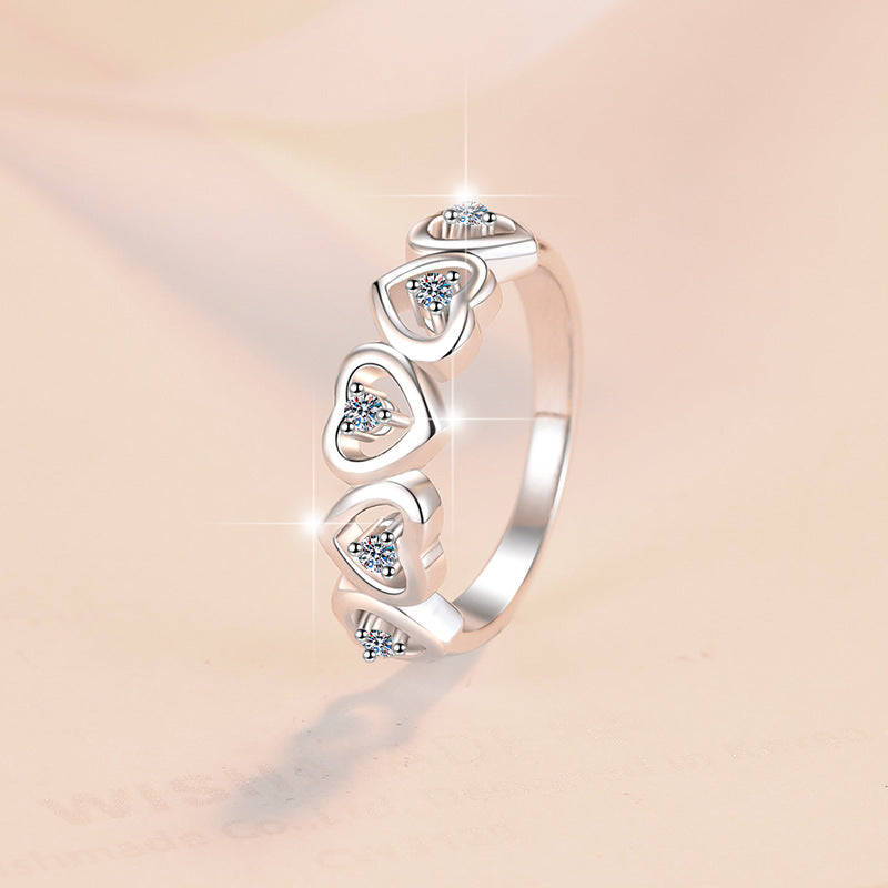 Damenring mit herzförmigem Design und funkelnden Kristallen Shop Nory