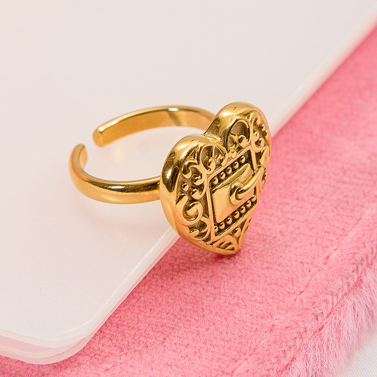 Damen exklusiver Ring mit Herz- und Kristallanhänger Shop Nory