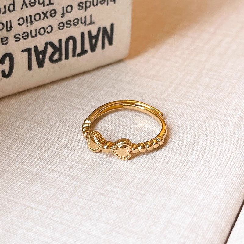 Damen filigraner Ring mit herzförmigem Design und kreativen Akzenten Shop Nory