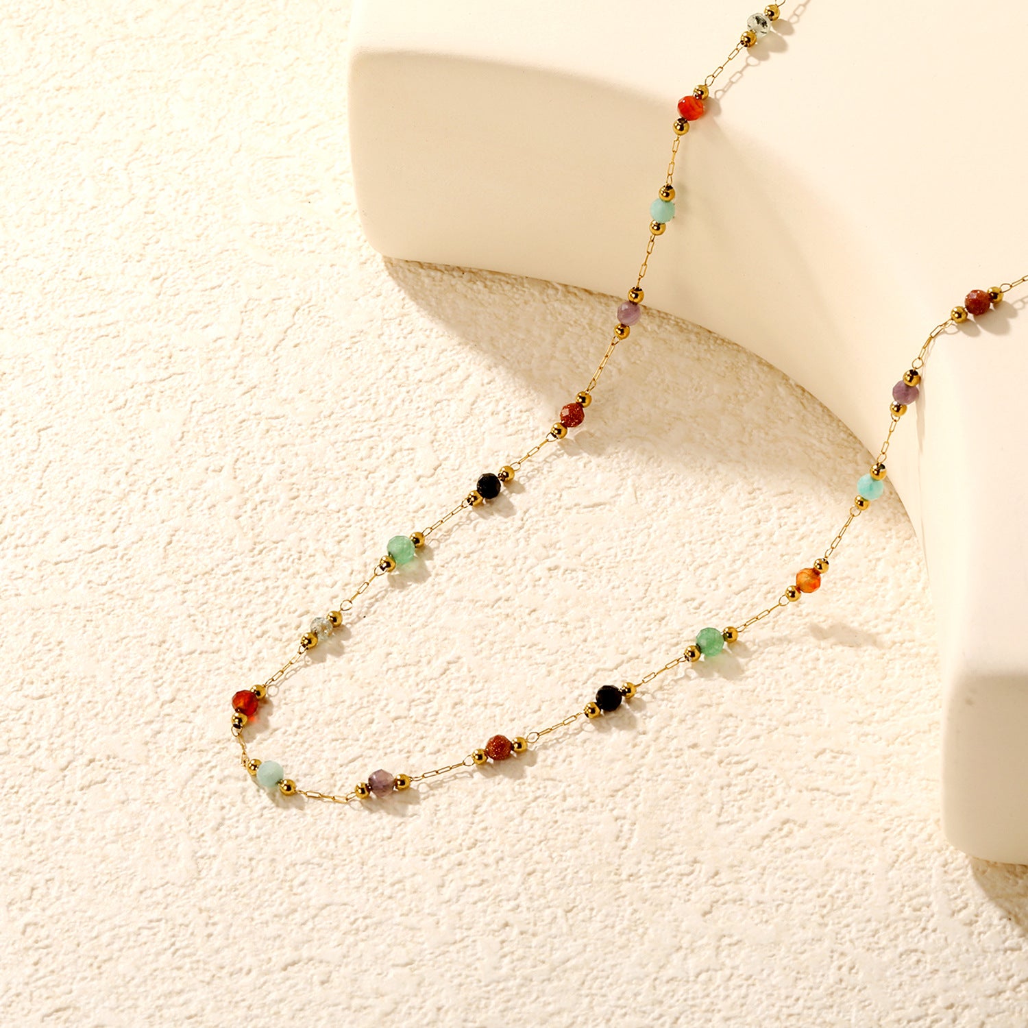 Damen Halskette mit luxuriösem Hufeisen-Anhänger und funkelnden Zirkonia-Details Shop Nory