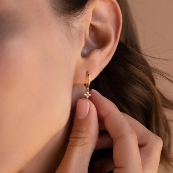 Damen Ohrhänger mit funkelnden Kristallen und elegantem Design Shop Nory