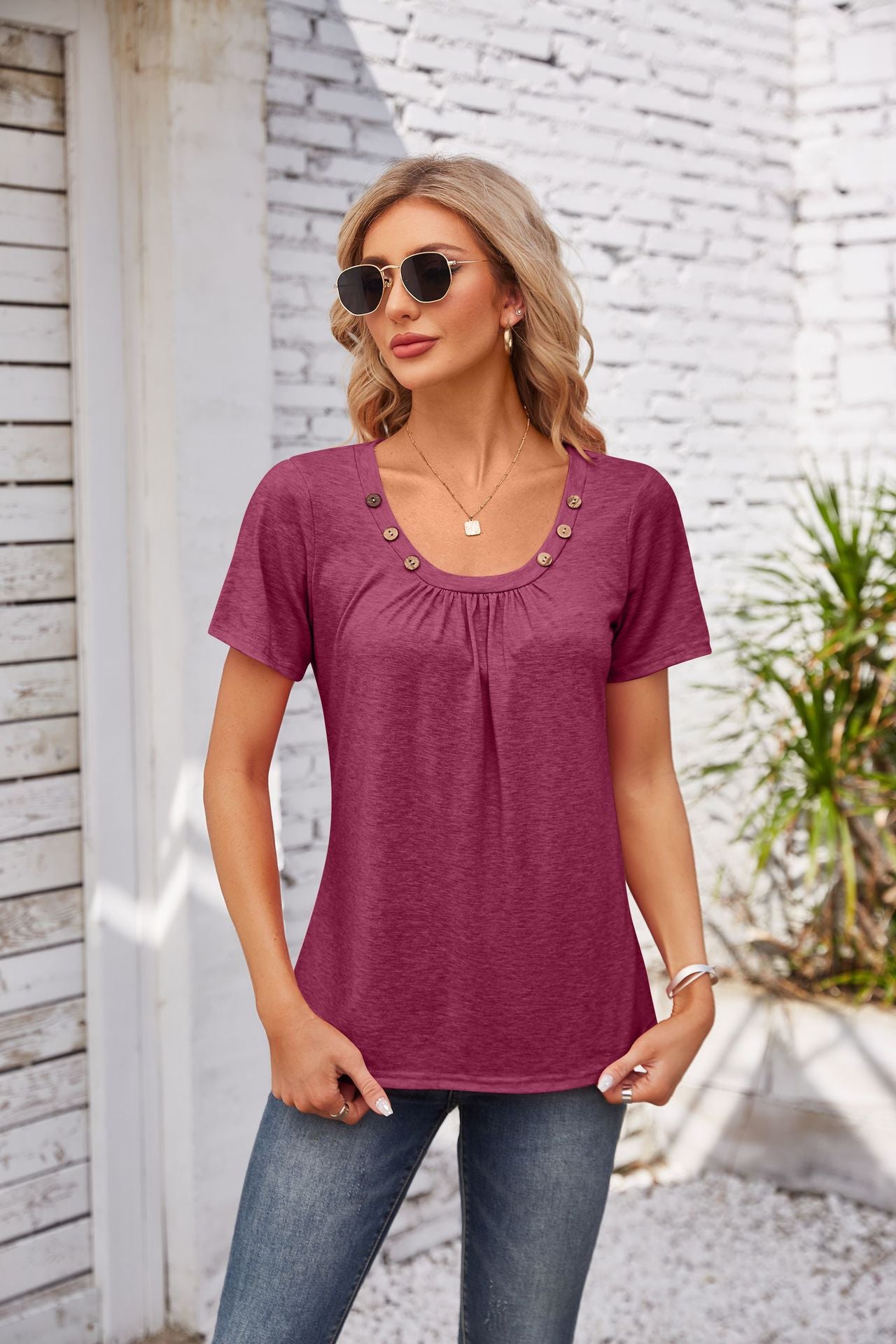 Damen Freizeit T-Shirt mit dekorativen Knöpfen