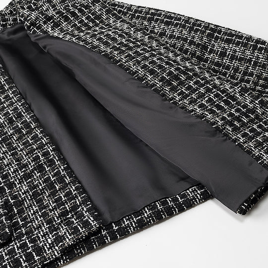 Damen Bouclé-Tweed-Jacke mit Rundhalsausschnitt, goldenen Zierknöpfen und aufgesetzten Taschen Shop Nory