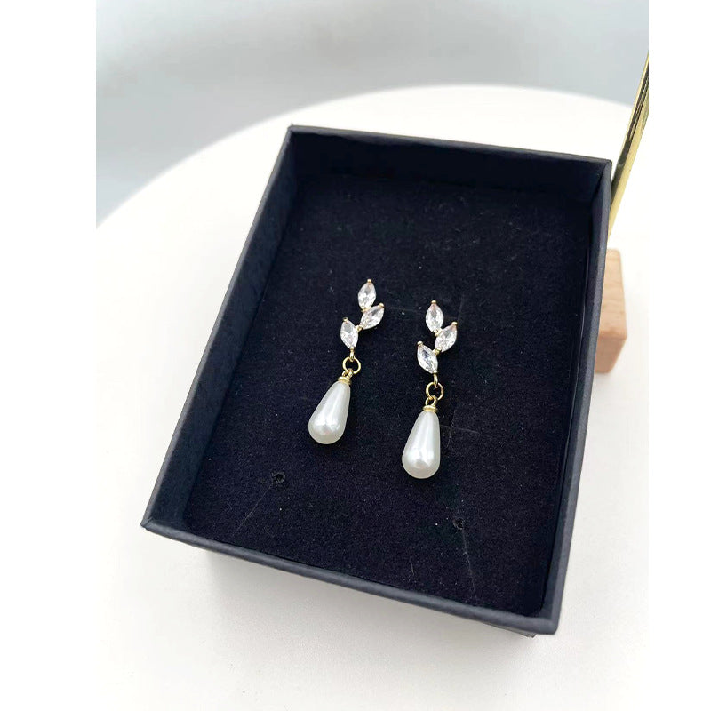 Damen Ohrhänger mit exquisiten Perlen- und Zirkonia-Akzenten Shop Nory
