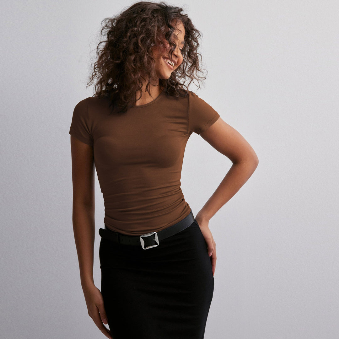Damen Slim Fit T-Shirt aus hochwertigem Baumwollmix mit elastischem Stretch