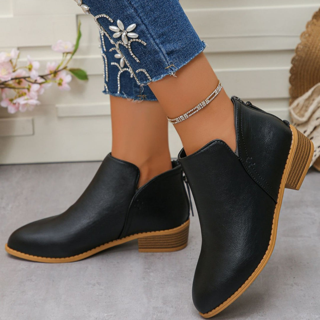 Damen Kurzstiefel mit Fersenreißverschluss, seitlichem Cut-Out und niedrigem Blockabsatz Shop Nory