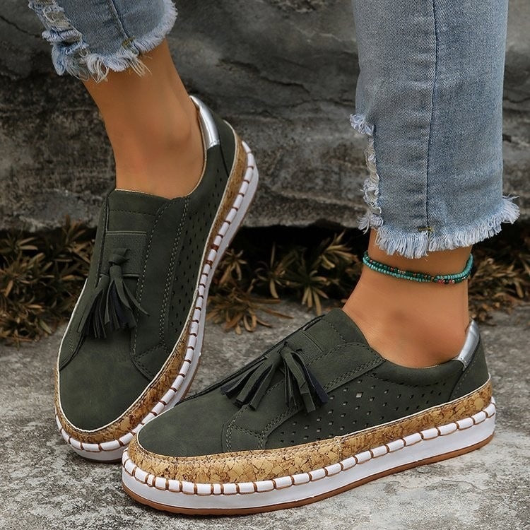 Damen Slip-On Keil-Sneaker mit Kork-Plateau, Quasten und perforiertem Obermaterial Shop Nory