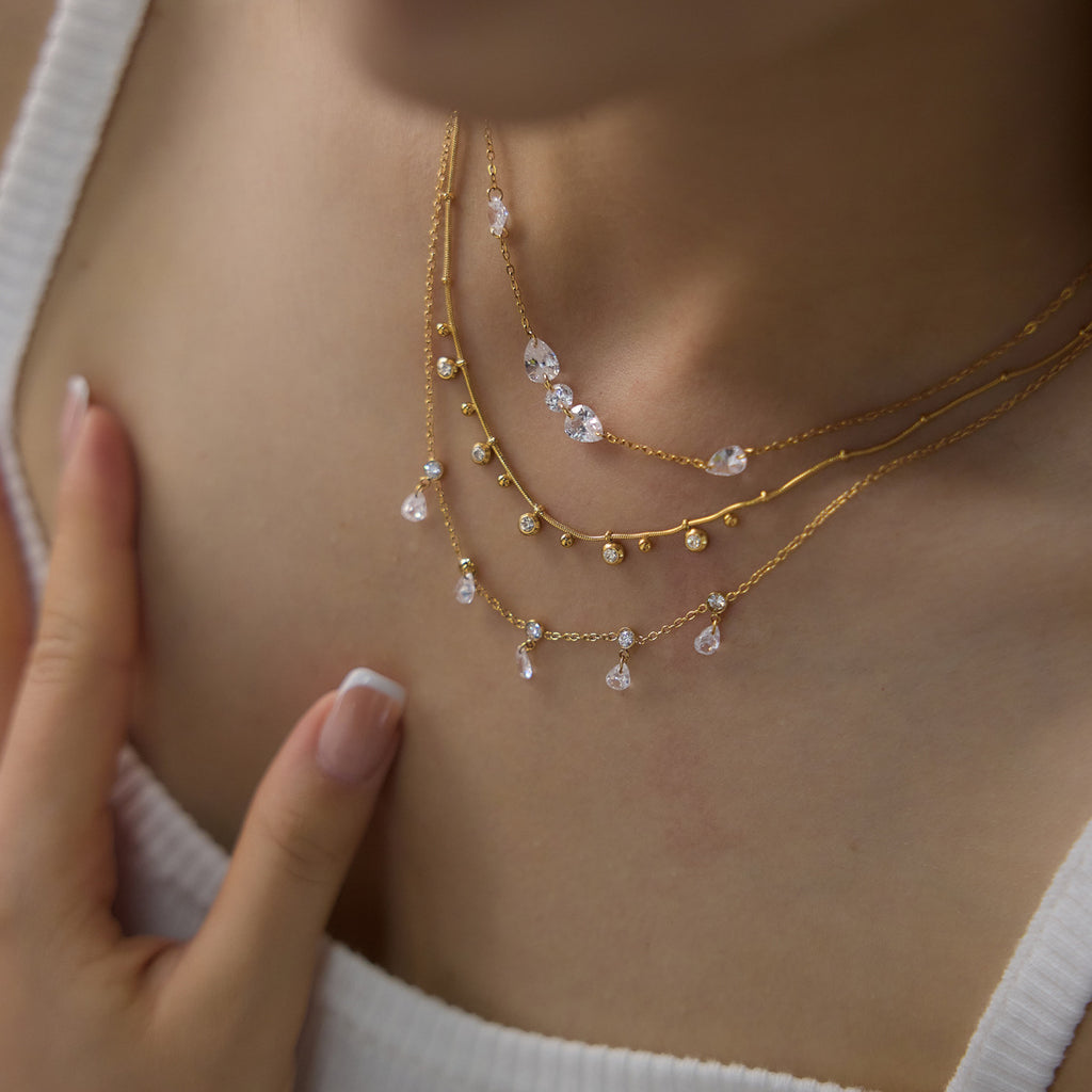 Damen Halskette mit funkelnden Kristall-Details aus rostfreiem Edelstahl Shop Nory