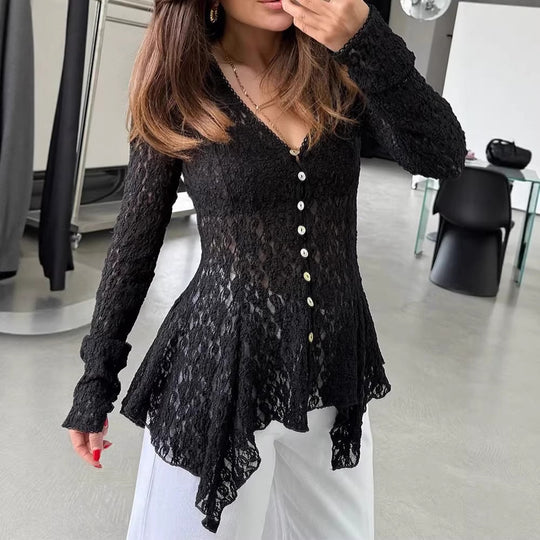 Damen Spitzenbluse mit tailliertem Schnitt, Knopfleiste und asymmetrischem Schößchen Shop Nory